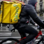 El convenio que utiliza Glovo para sus riders no permite que usen la bicicleta